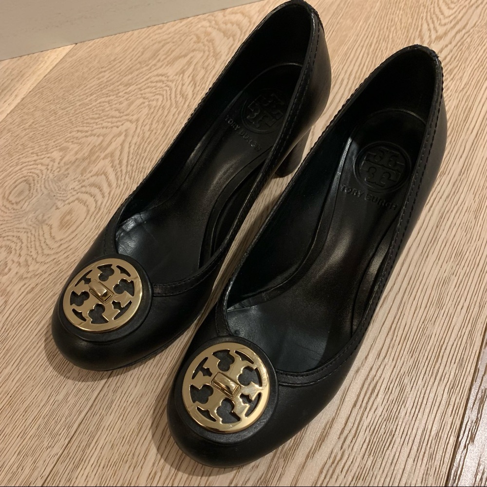 Tory Burch leather pumps